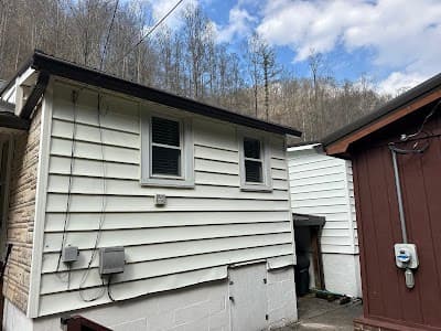 Cecil's Seamless Gutters, LLC